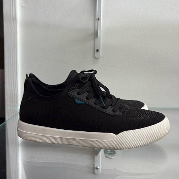 Vessi Weekend shoes, women’s size 6, black and turquoise - Picture 1 of 6